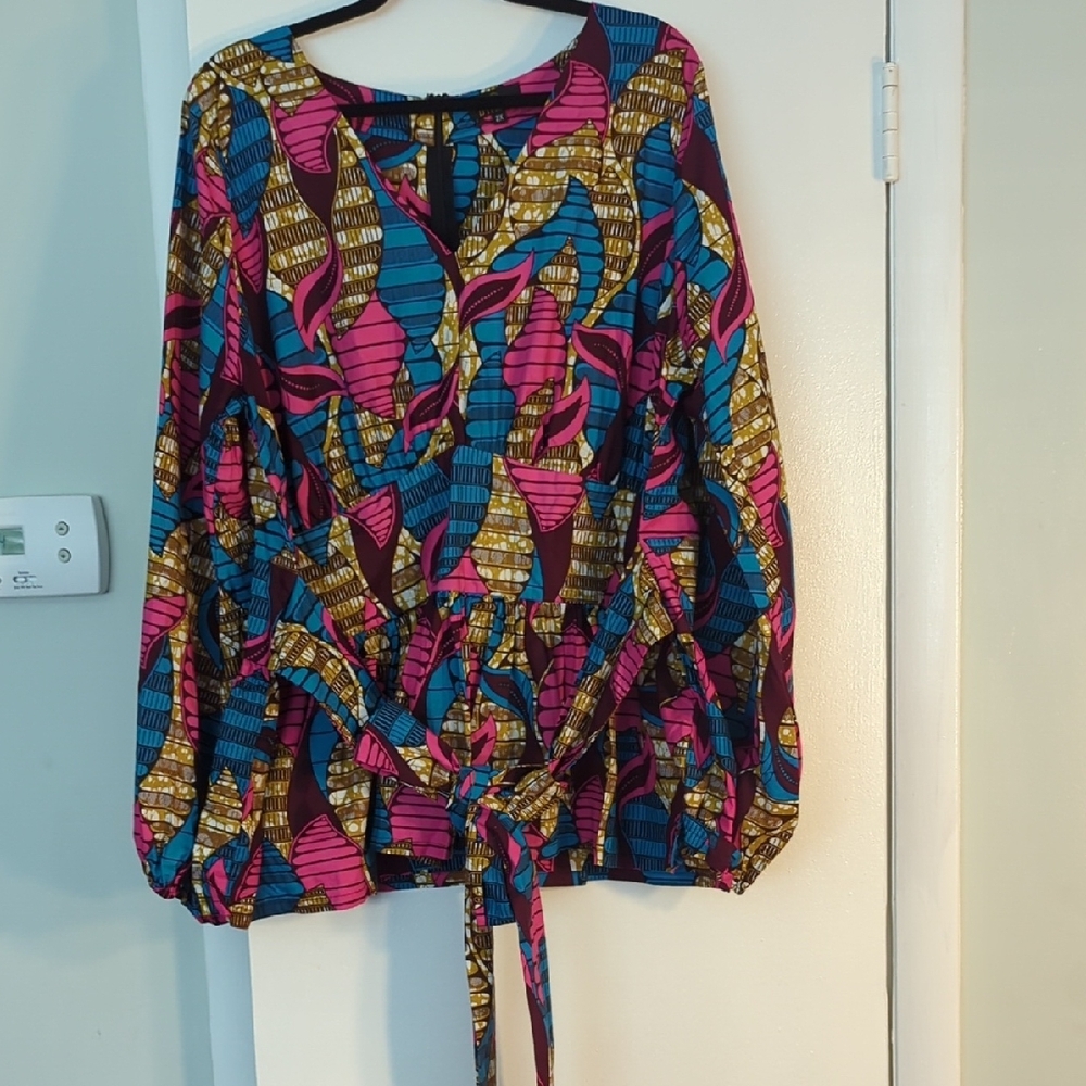 Omi Long Sleeve Peplum Top / Blue And Pink Leaves